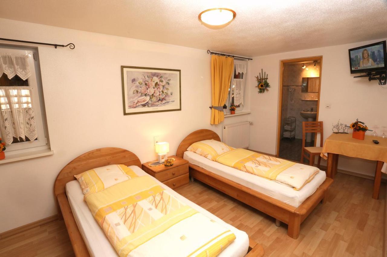 Sylvie Fahrer Et Fils Bed & Breakfast Saint-Hippolyte  Ngoại thất bức ảnh